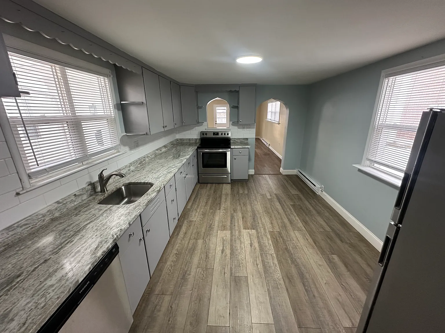 2 bed, $1,600 — Photo 4