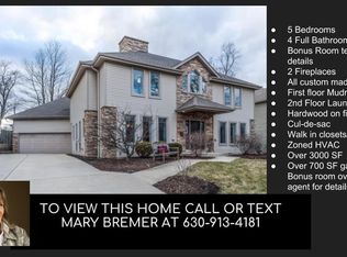 922 Crest St, Wheaton, IL 60189