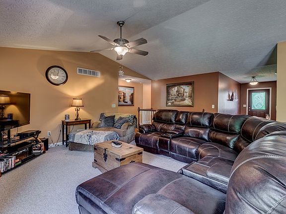 2nd image of 1361 Shenandoah Ct