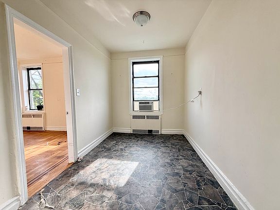 4th image of 150 E 18th St #1E
