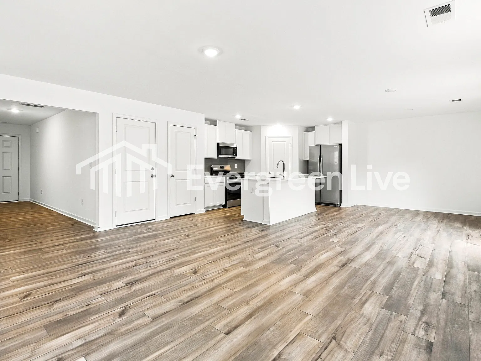 4 bed, 3.0 bath, 1955 sqft, $1,750 — Photo 3