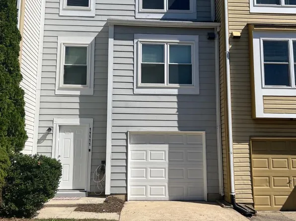 11111 Weatherburn Pl, Gaithersburg, MD 20879