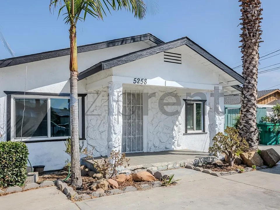 5258 Groveland Dr