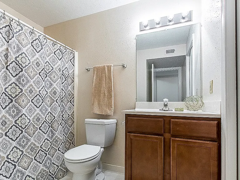 Ivy Loft - Bathroom