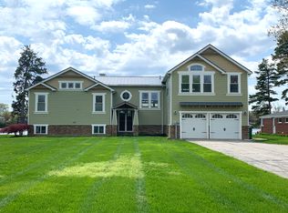 45401 Harmony Ln, Van Buren Township, MI 48111