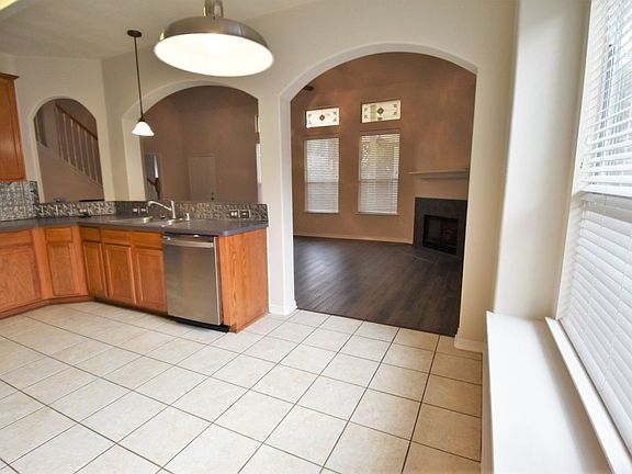 4th image of 2221 Highland Hills Dr