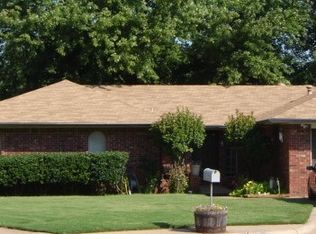 3905 Smiling Hill Ct, Edmond, OK 73013