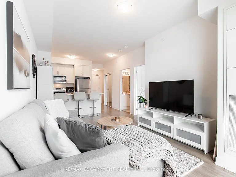 450 Dundas St E #708 — Photo 11