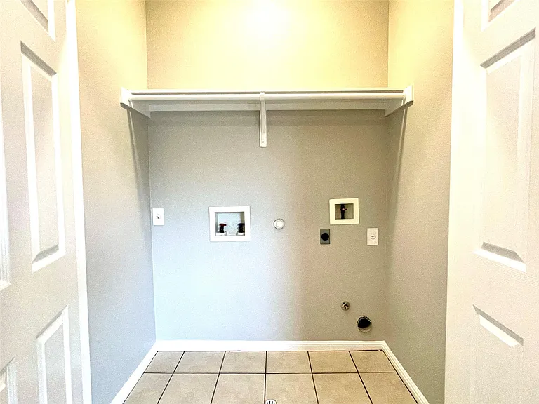 1207 W North Loop Blvd #A — Photo 38