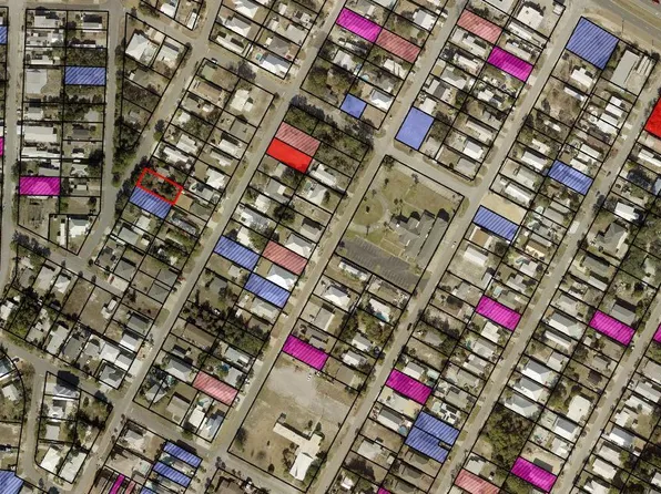 228 Magnolia Dr, Panama City Beach, FL 32413