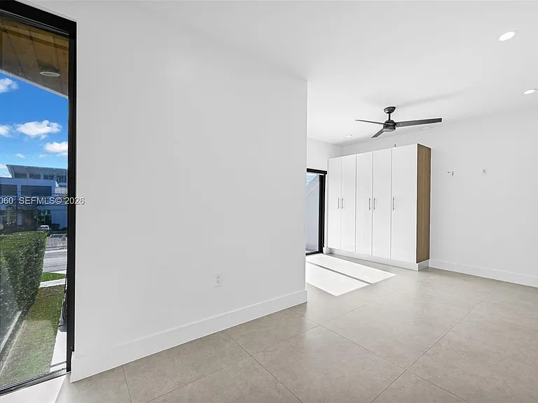 8871 SW 28th St — Photo 28