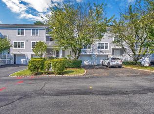 13 Brookridge Ct, Rye Brook, NY 10573