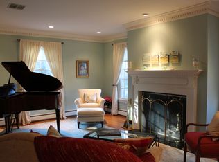 9 Pembroke Rd, Wellesley, MA 02482