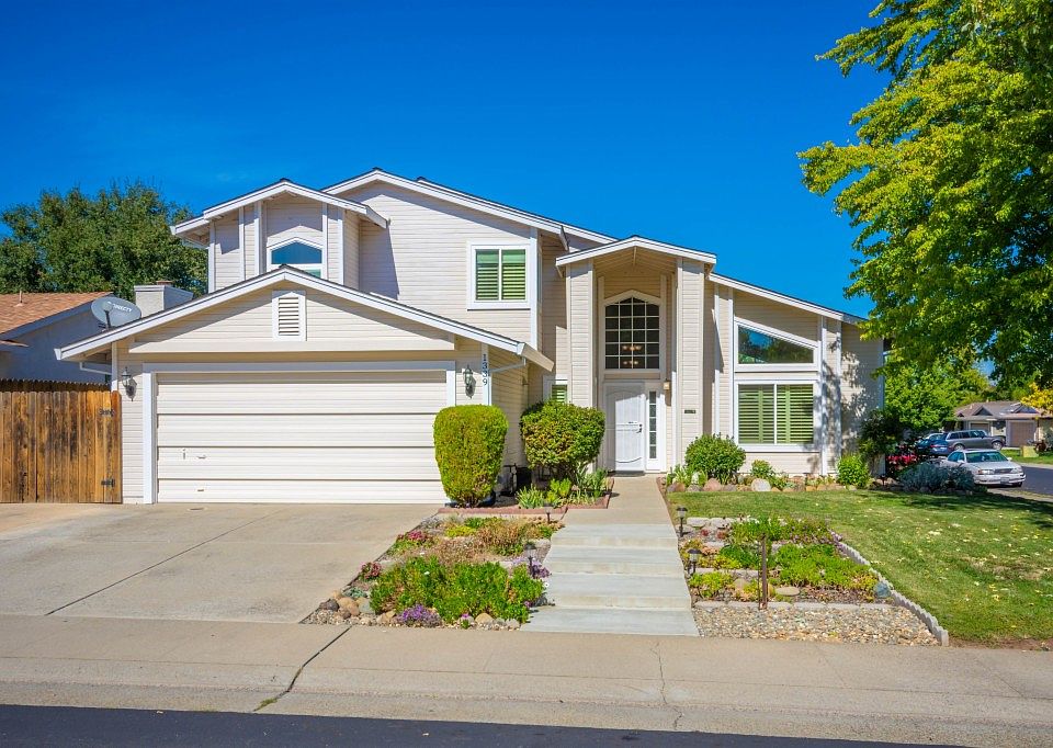 1st image of 1339 Foxhollow Way