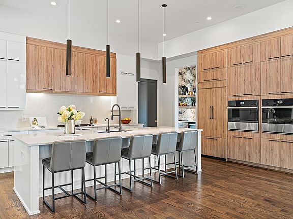 3rd image of 3536 Trimble Rd