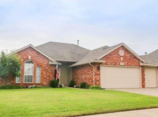 1716 SE 2nd St, Moore, OK 73160