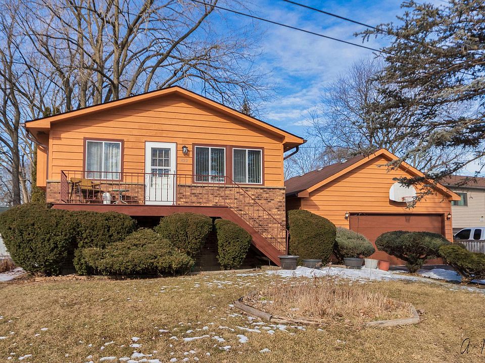 1st image of 822 Southmoor Ln