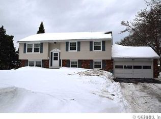 392 Churchill Dr S, Rochester, NY 14616