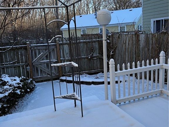 4th image of 455 Upper Valley Rd