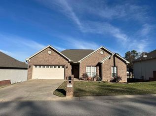 1114 Heights Rd, Benton, AR 72019