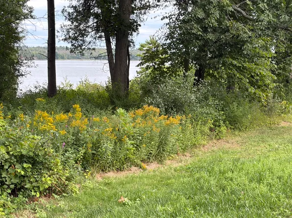 33 Windswept Ln, Plattsburgh, NY 12901