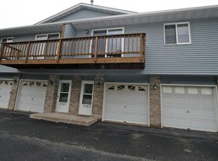 3323 Greenbrier St #D-303, Vadnais Heights, MN 55127