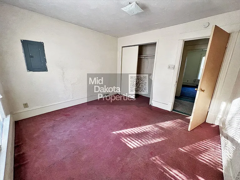 915 W 4th Ave — Photo 8