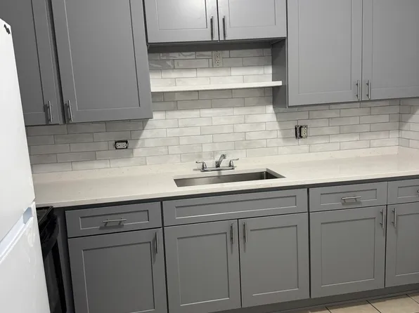 1949 N Green Ln N APT 1B, Palatine, IL 60074