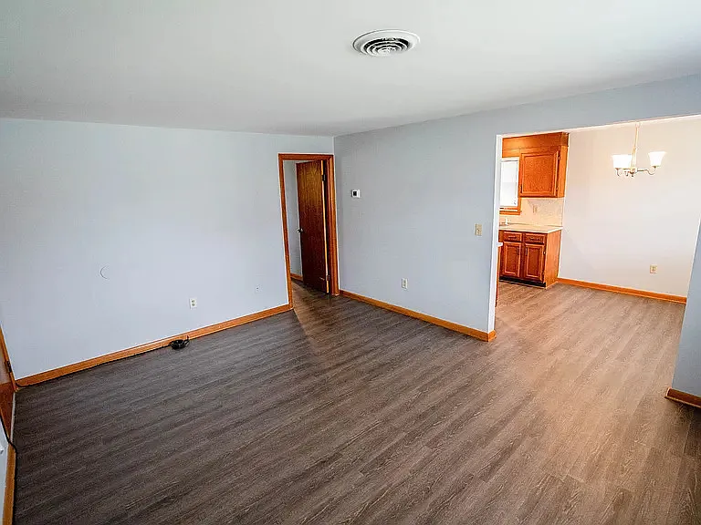 1 James Street — Photo 3