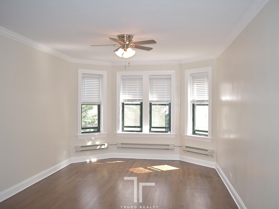 2nd image of 646 W Roscoe St APT 02S