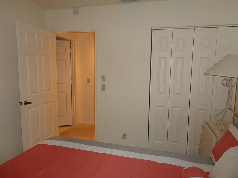 7657 Lexington Club Blvd — Photo 24