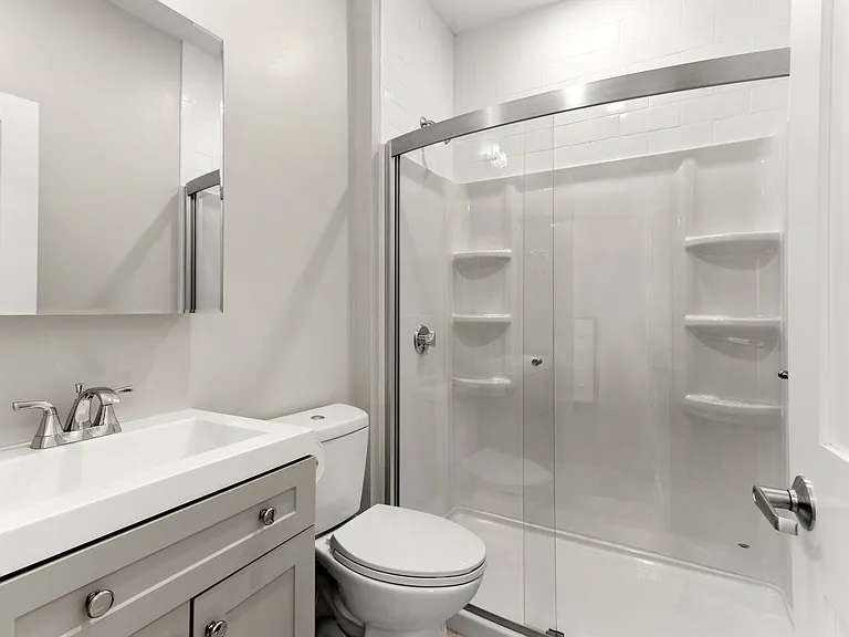 1047 Saratoga St #3 — Photo 4