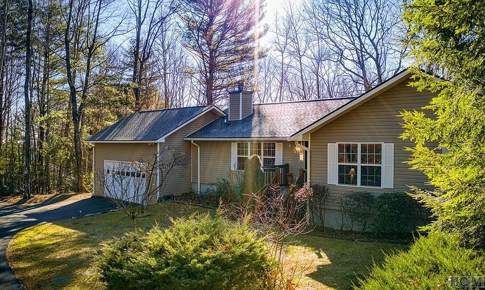 1st image of 98 Ivy Ct