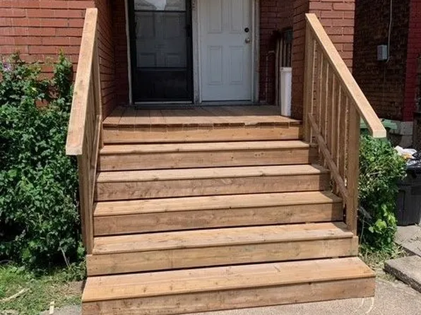 33 Senator Ave #1, Hamilton, ON L8L 1Z3