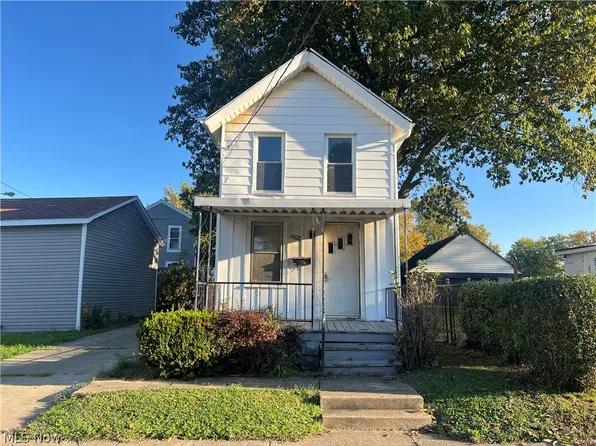 1427 4th St NE, Canton, OH 44704