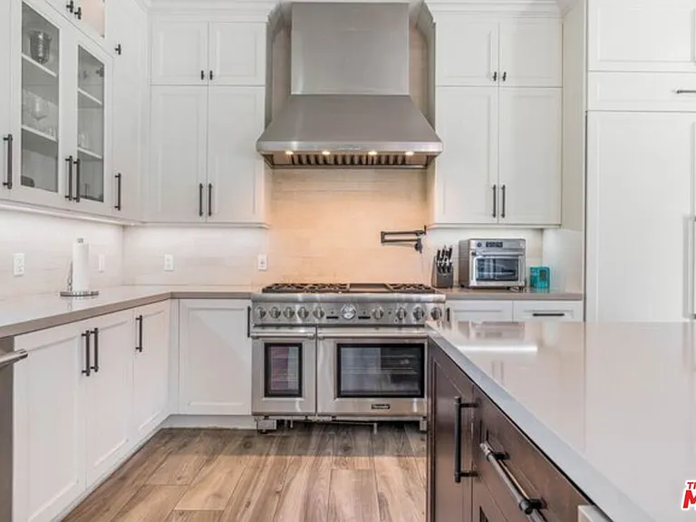 17520 Embassy Dr — Photo 22