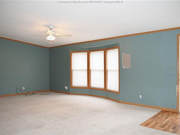 5th image of 1675 White Oak Dr