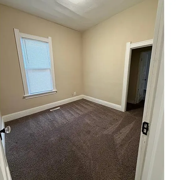 1110 Camden St — Photo 16