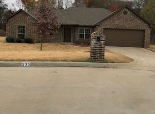 935 Redbud Ln, Bullard, TX 75757