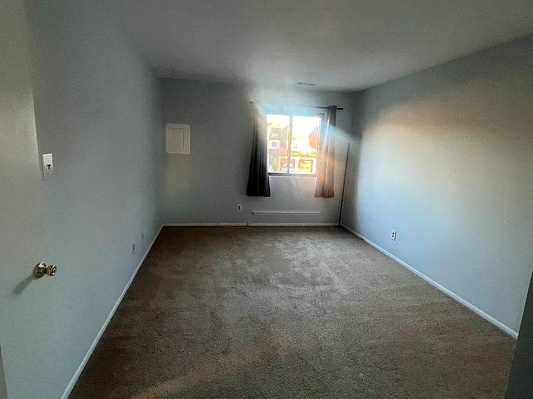 Sandra Rd — Photo 10