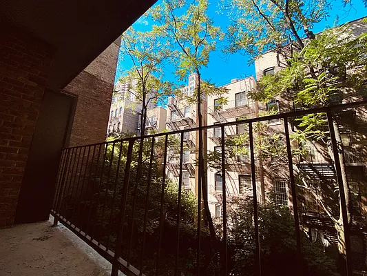 Rented by Metropolis Real Estate of Manhattan | media 15