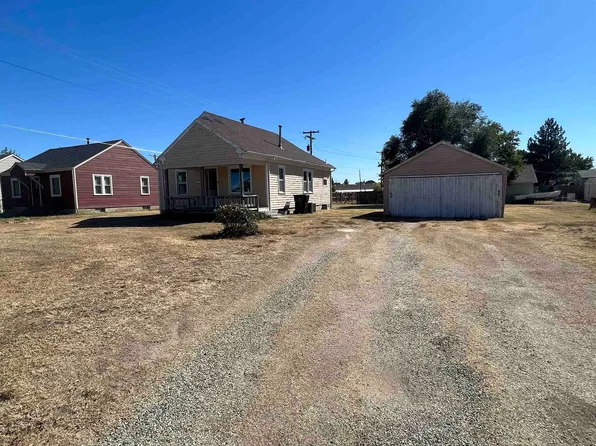 1013 Warren Ave, Wakeeney, KS 67672