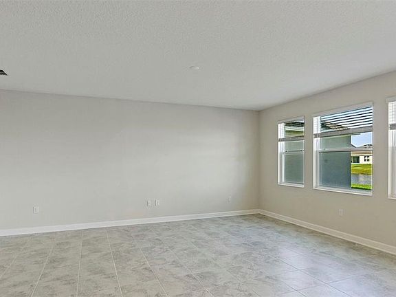 5th image of 5001 Centre St