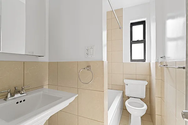 Rented by Anchor Associates | media 11