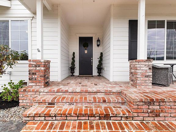 4th image of 77 Chelsea Drive