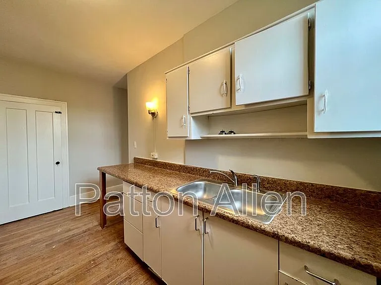 116 E Chestnut St #32 — Photo 13