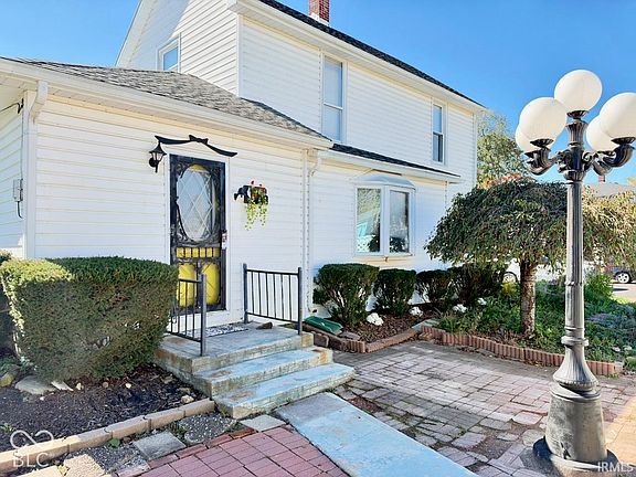 3rd image of 120 N Elm St