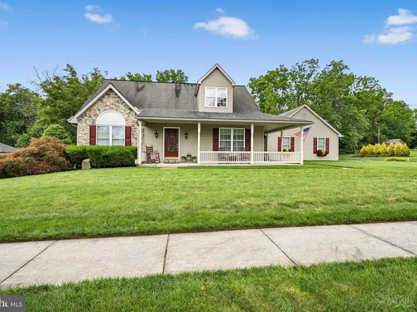 1374 Clearview Dr, Denver, PA 17517