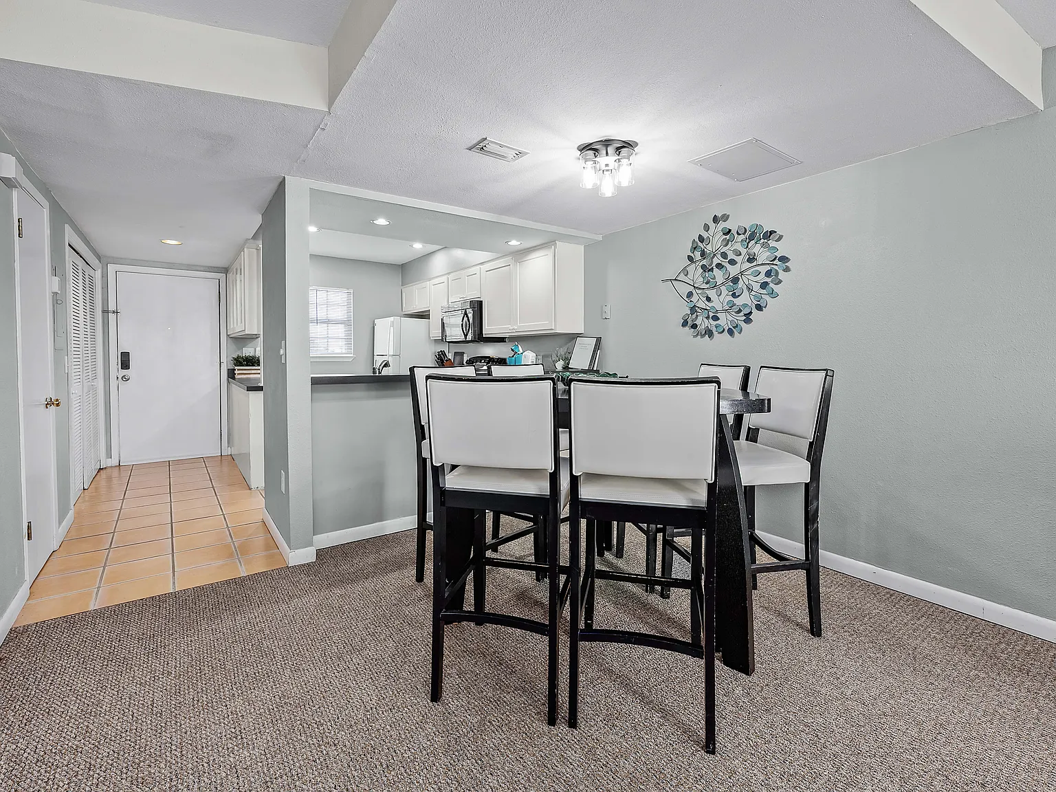 2 bed, 2.5 bath, 1149 sqft, $2,400 — Photo 4