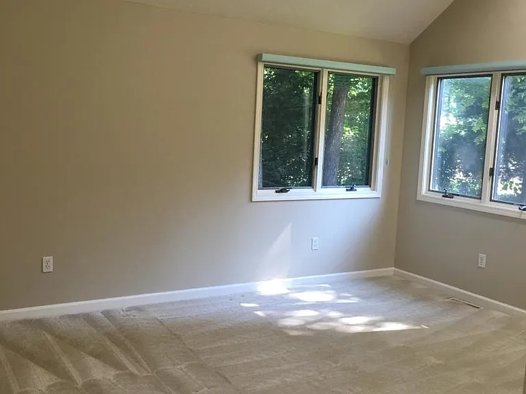 Master bedroom w/skylight